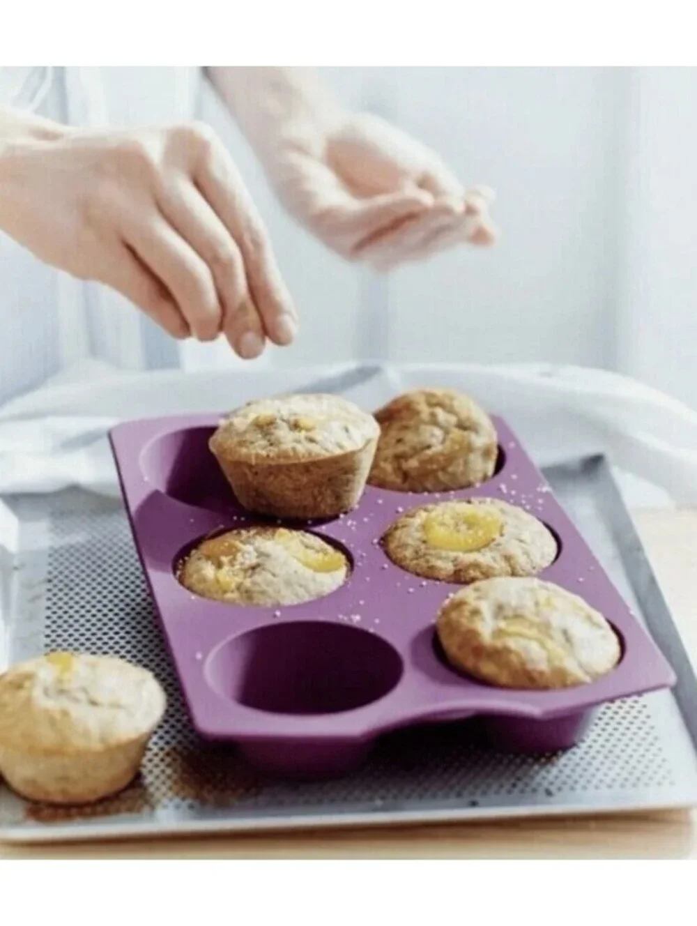 Tupperware Silicone Baking Form Mold Muffin Pan Biscuits Mini Quiche Egg Bites